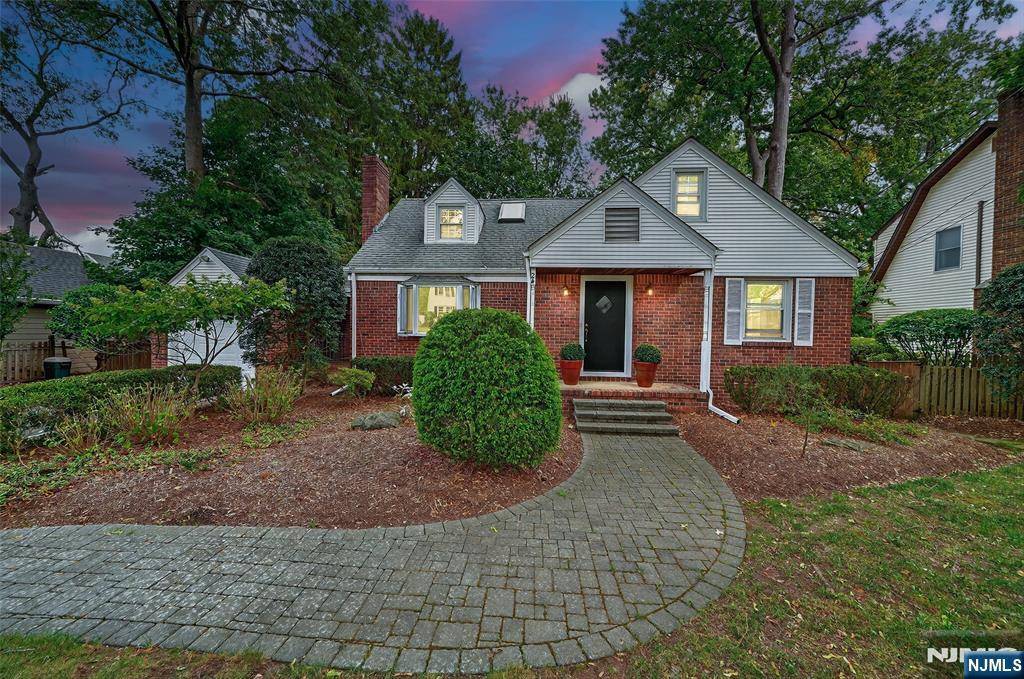 Tenafly, NJ 07670,24 S Lyle AVE