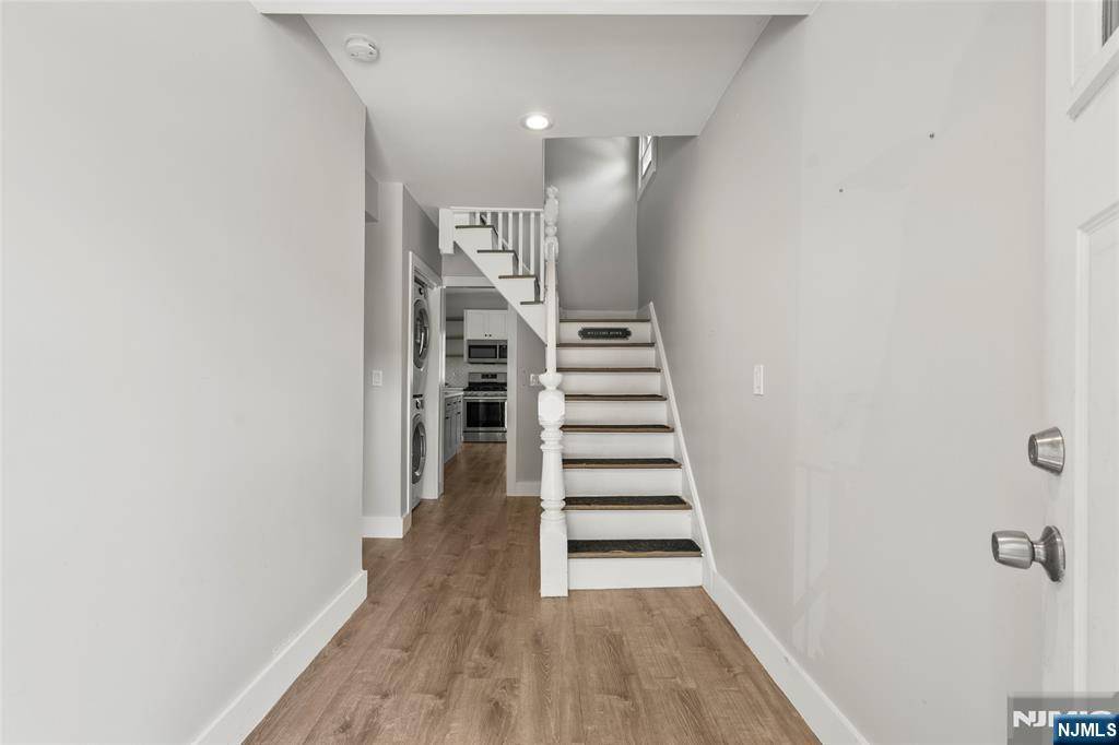 Teaneck, NJ 07666,587 Kenwood PL