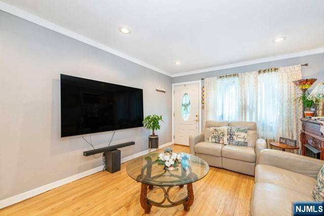 Clifton, NJ 07011,388 Highland AVE