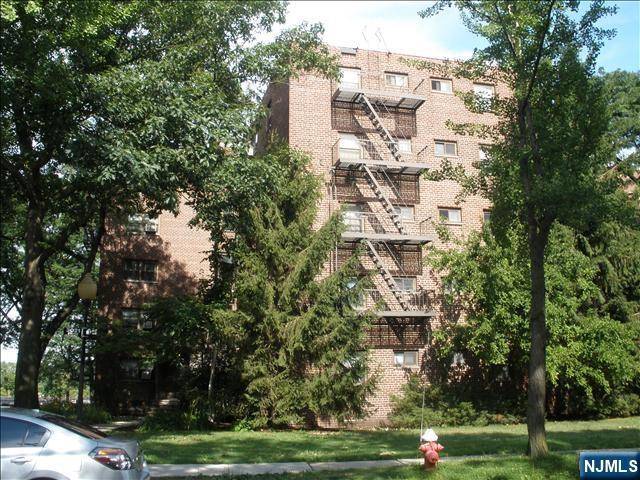 Fort Lee, NJ 07024,3030 Edwin AVE #4A