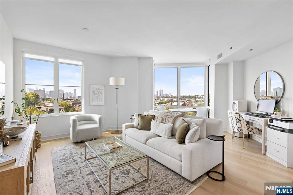 Hoboken, NJ 07030,1000 Maxwell LN #10J