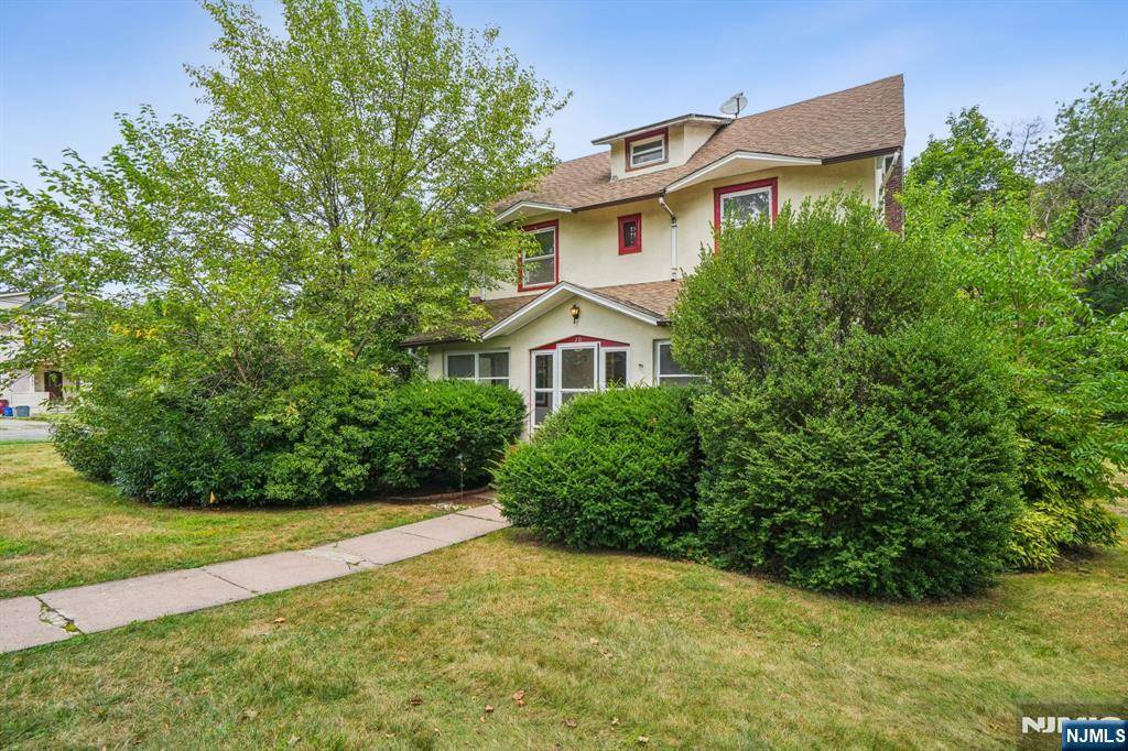 Nutley, NJ 07110,20 Saint Pauls PL