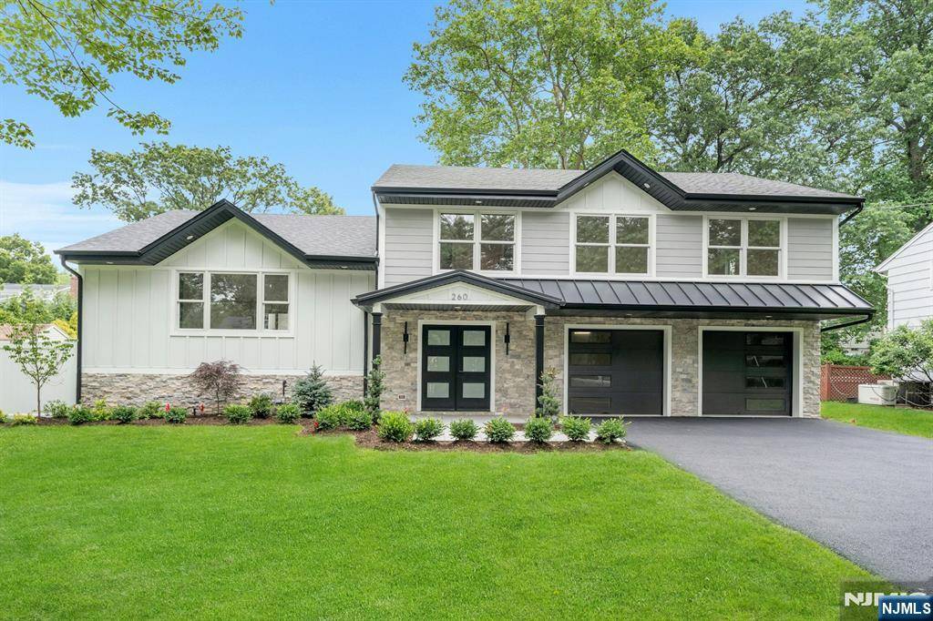 Paramus, NJ 07652,260 Beechwood DR