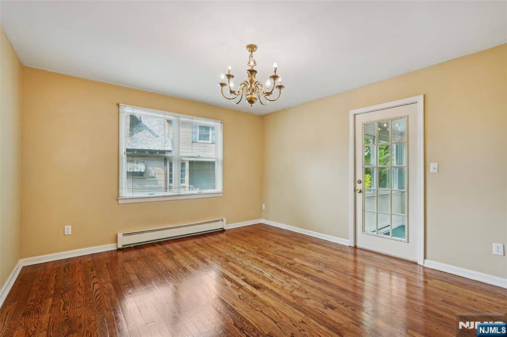 Glen Rock, NJ 07452,540 S Maple AVE