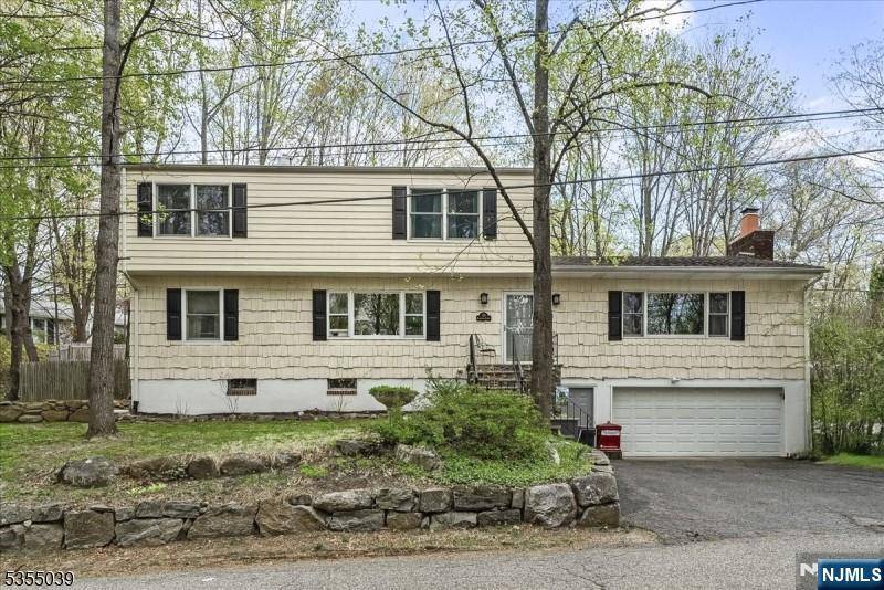 Ringwood, NJ 07456,33 Brooksyde AVE