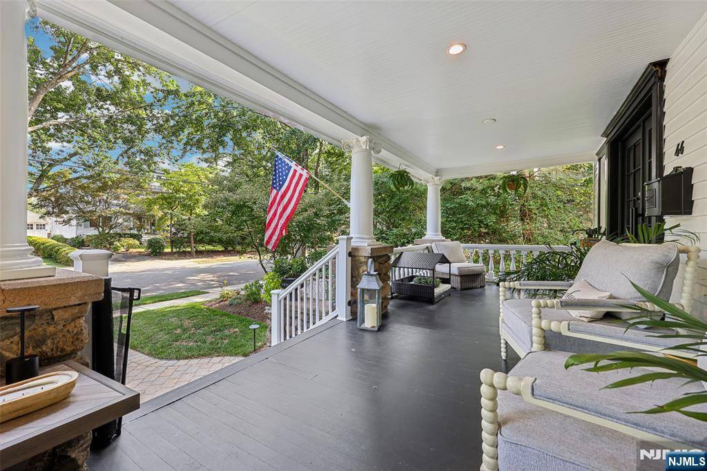 Ridgewood, NJ 07450,44 Washington PL