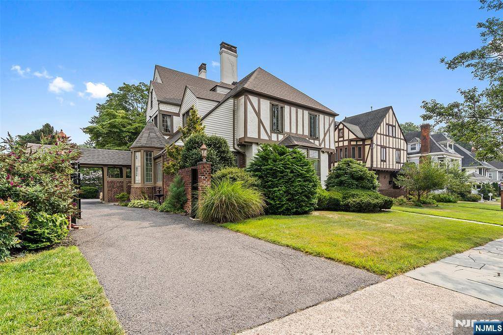 Hackensack, NJ 07601,290 Clinton PL