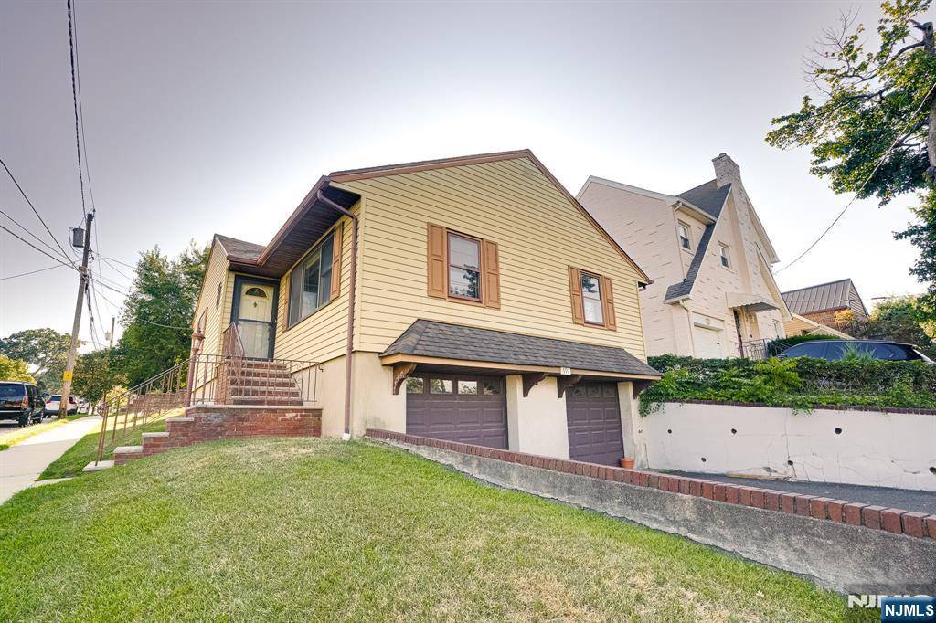Clifton, NJ 07012,697 Allwood RD