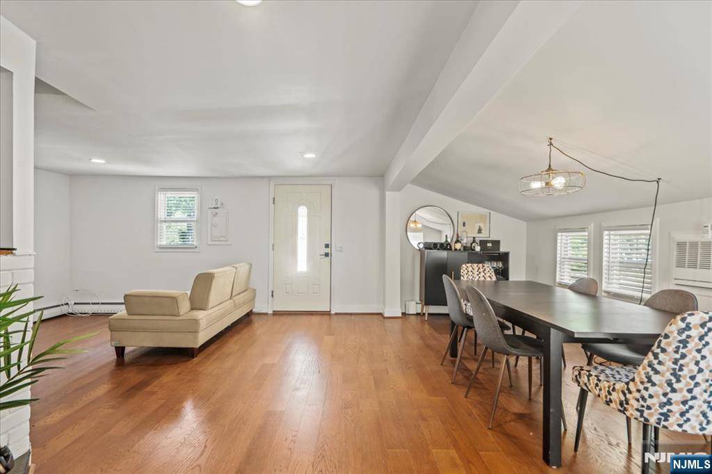 Wayne, NJ 07470,15 Dalewood RD