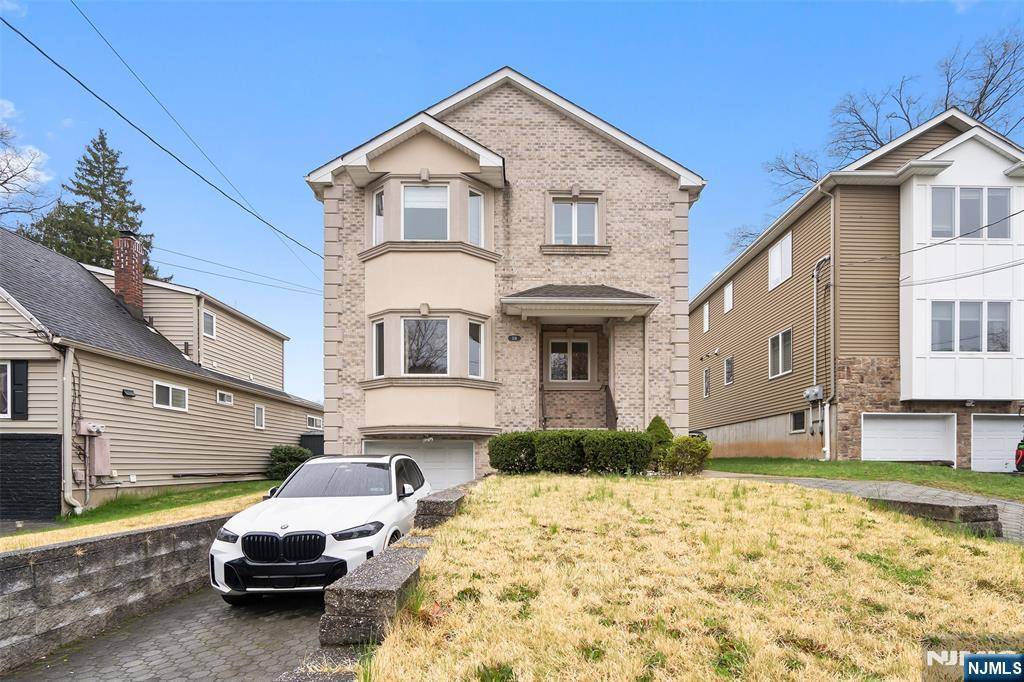 Maywood, NJ 07607,114 Grove AVE #1st Floor