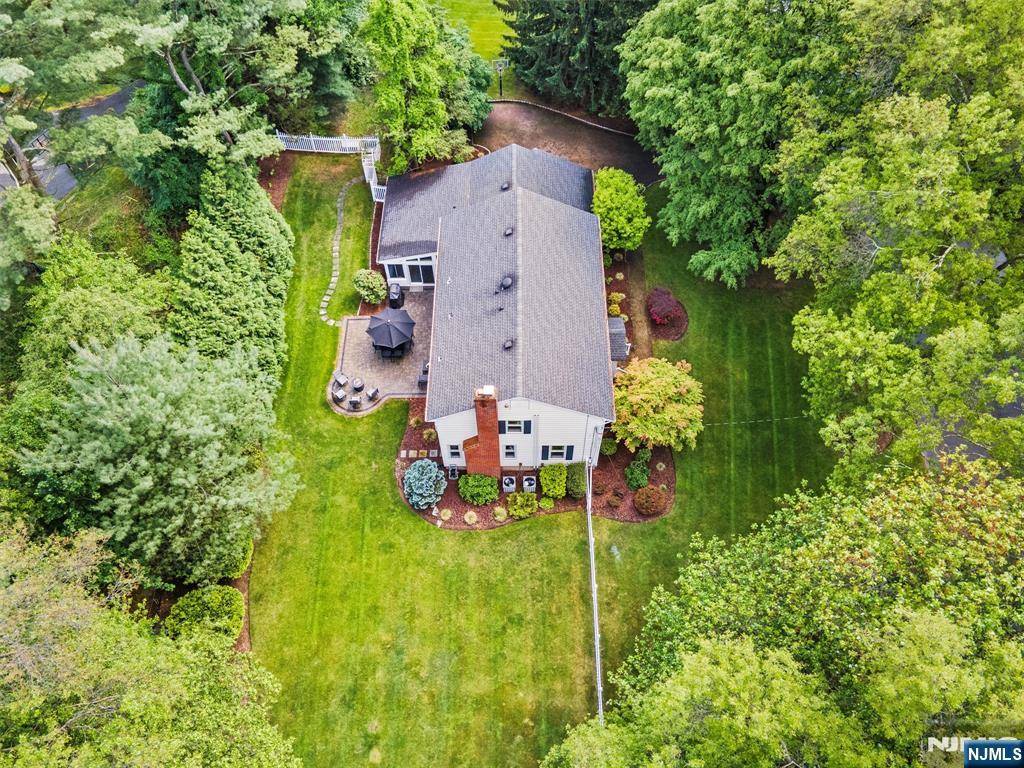 Ramsey, NJ 07446,24 Mohawk DR
