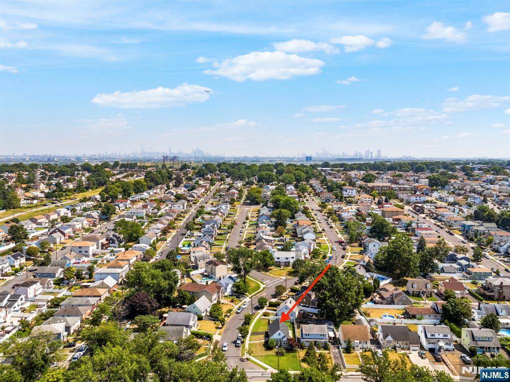 North Arlington, NJ 07031,75 Birchwood DR