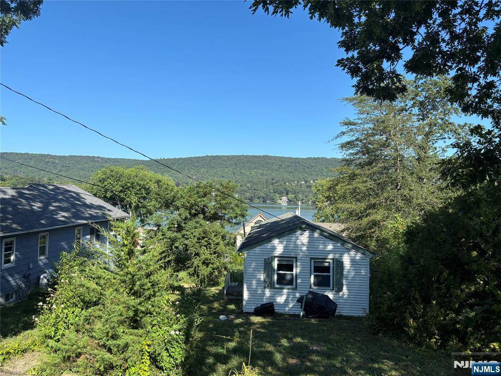 West Milford, NJ 07421,117 Lake Park