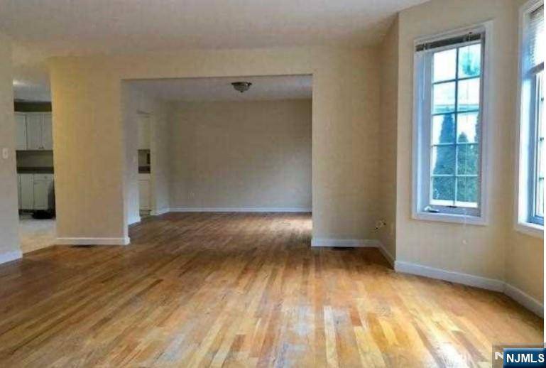 Palisades Park, NJ 07650,130 Abbott AVE #1st Floor