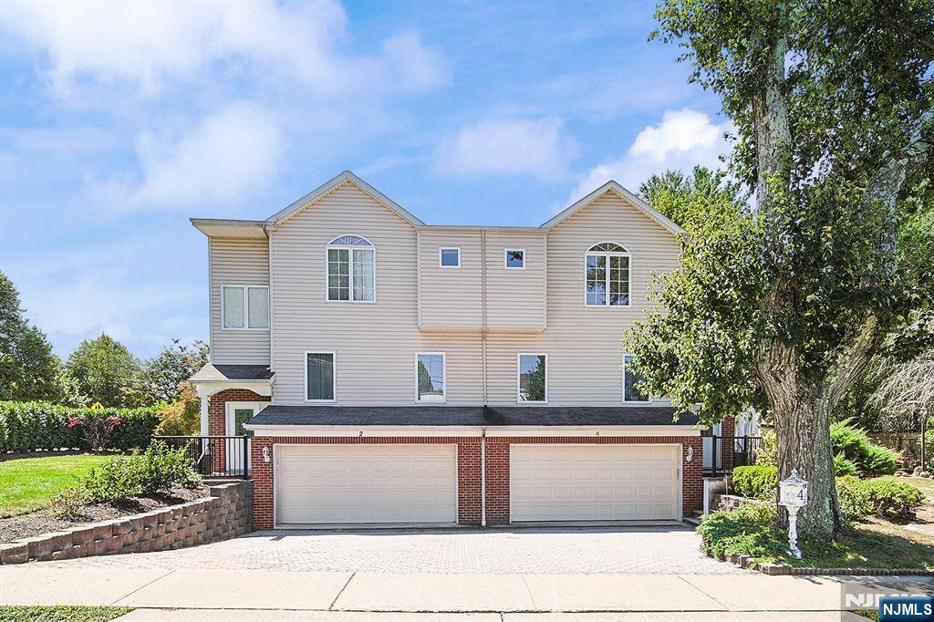 Tenafly, NJ 07670,2 Mahan ST