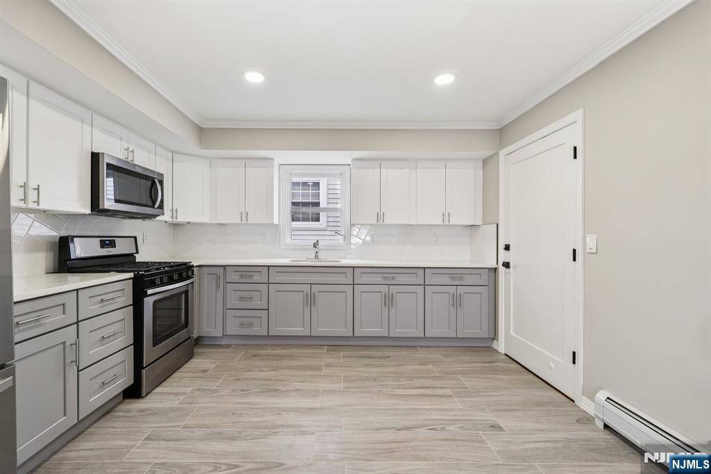 North Arlington, NJ 07031,184 Albert ST