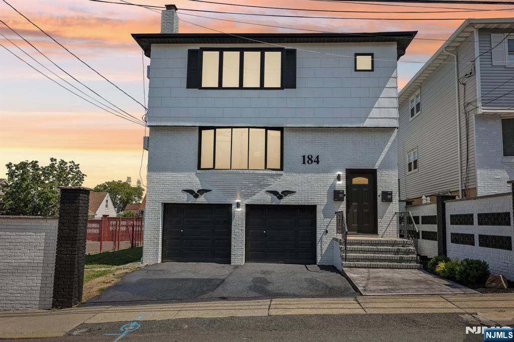 North Arlington, NJ 07031,184 Albert ST