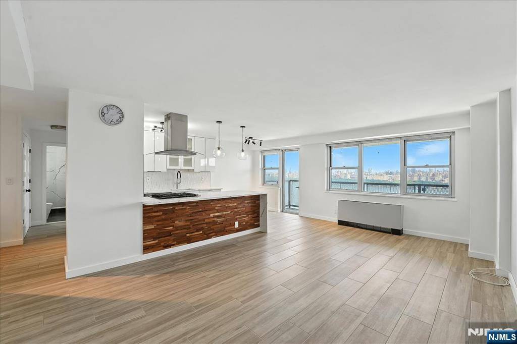 West New York, NJ 07093,6600 JFK Blvd E #15B