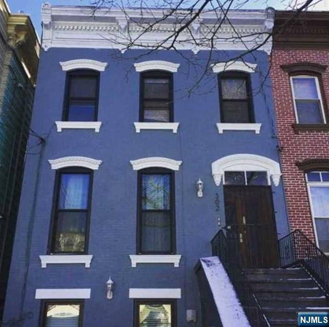 Jersey City, NJ 07305,302 Princeton AVE #2, 1st floor