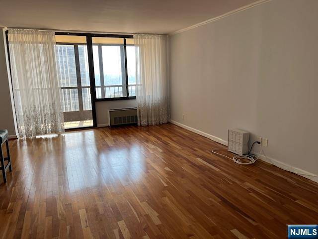 Cliffside Park, NJ 07010,300 Winston DR #2620