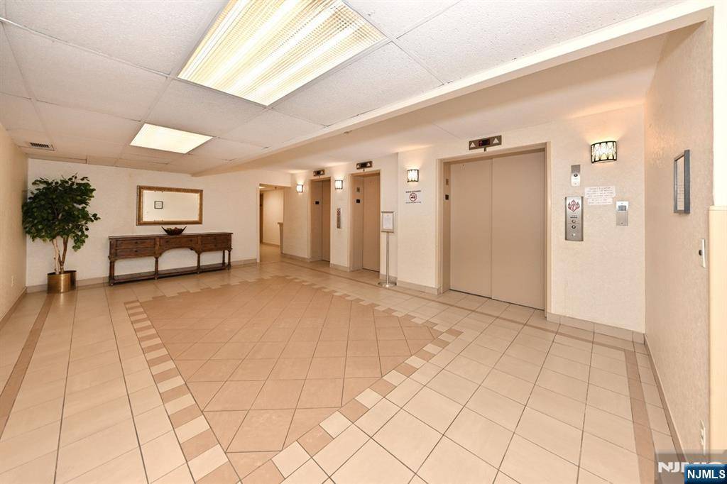 River Vale, NJ 07675,521 Piermont AVE #417A