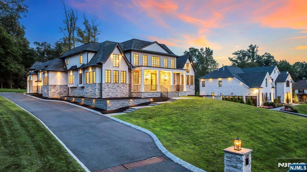 North Caldwell, NJ 07006,12A Hamilton Drive West