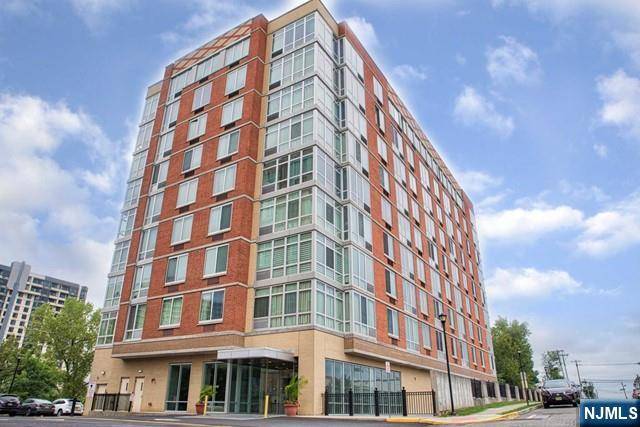 Palisades Park, NJ 07650,600 12th ST #301