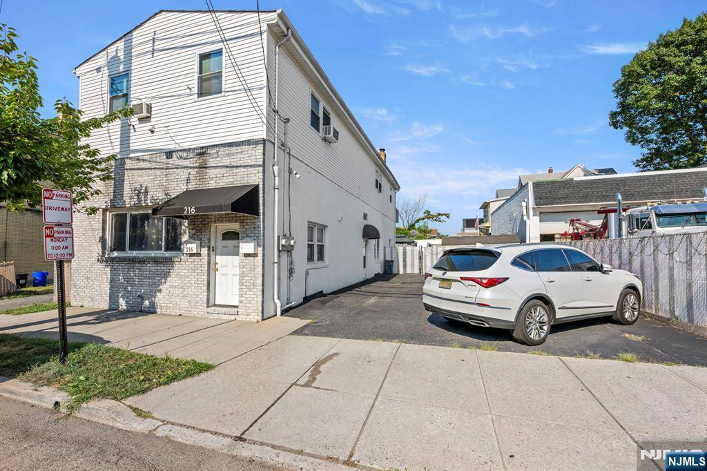 Garfield, NJ 07026,214 Palisade AVE
