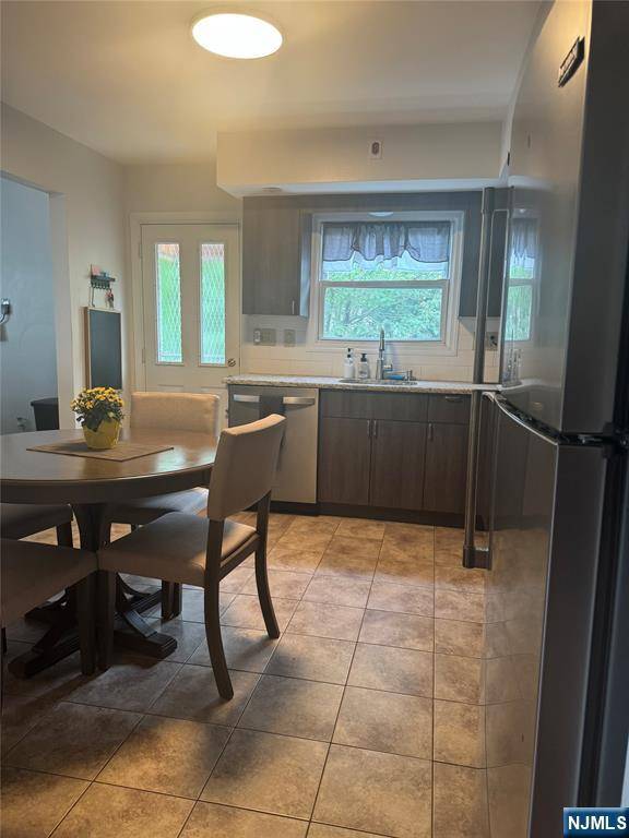 Lyndhurst, NJ 07071,26 Kennedy CT #1