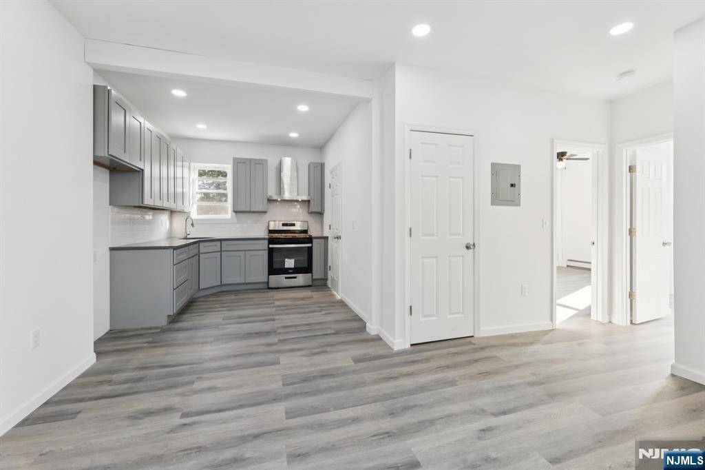 West Orange, NJ 07052,97 Whittlesey AVE #2