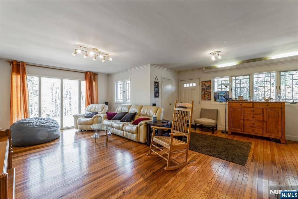 Closter, NJ 07624,58 Taillon TER