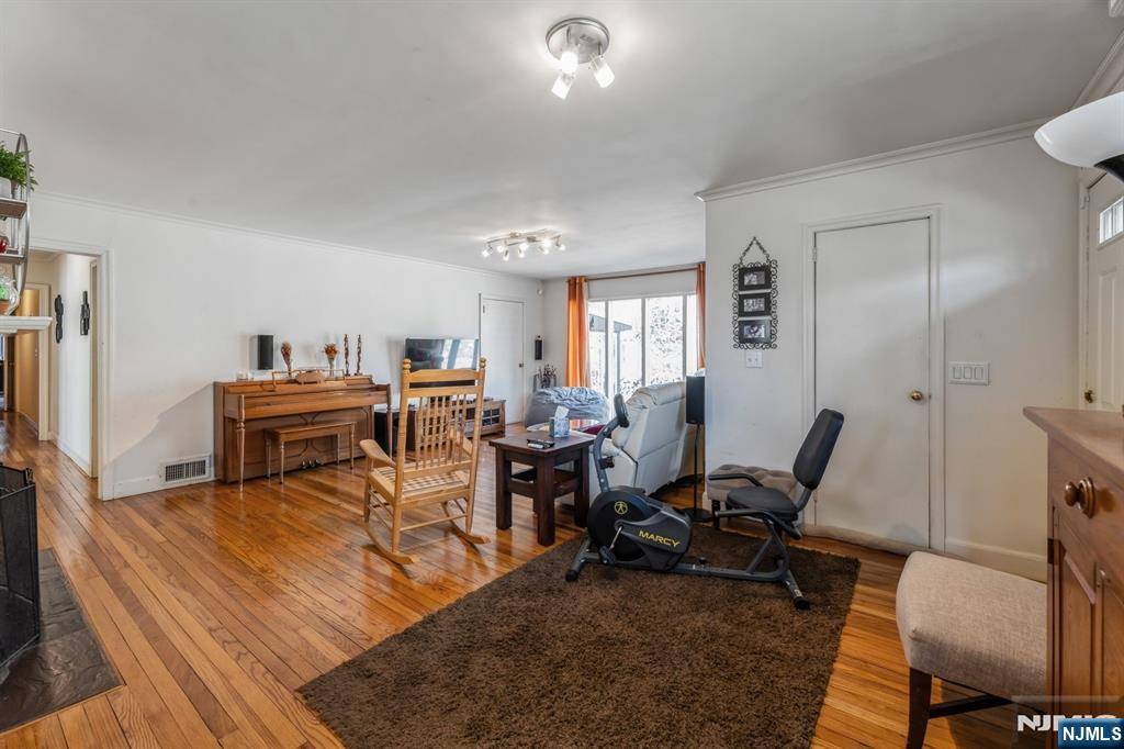 Closter, NJ 07624,58 Taillon TER