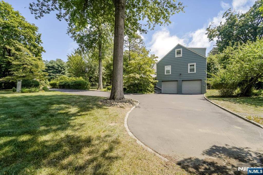 Wyckoff, NJ 07481,427 Grandview AVE