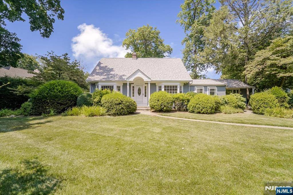 Wyckoff, NJ 07481,427 Grandview AVE