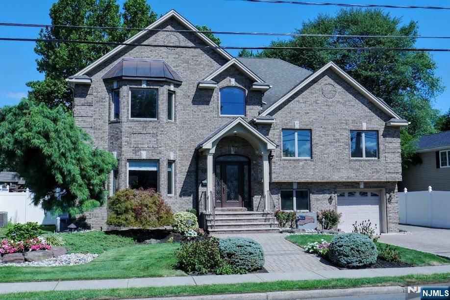 Saddle Brook, NJ 07663,66 Kuhn DR