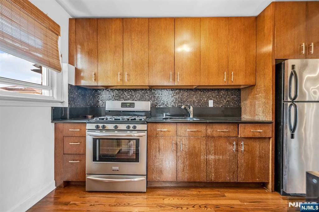 Fort Lee, NJ 07024,808 Inwood TER #2