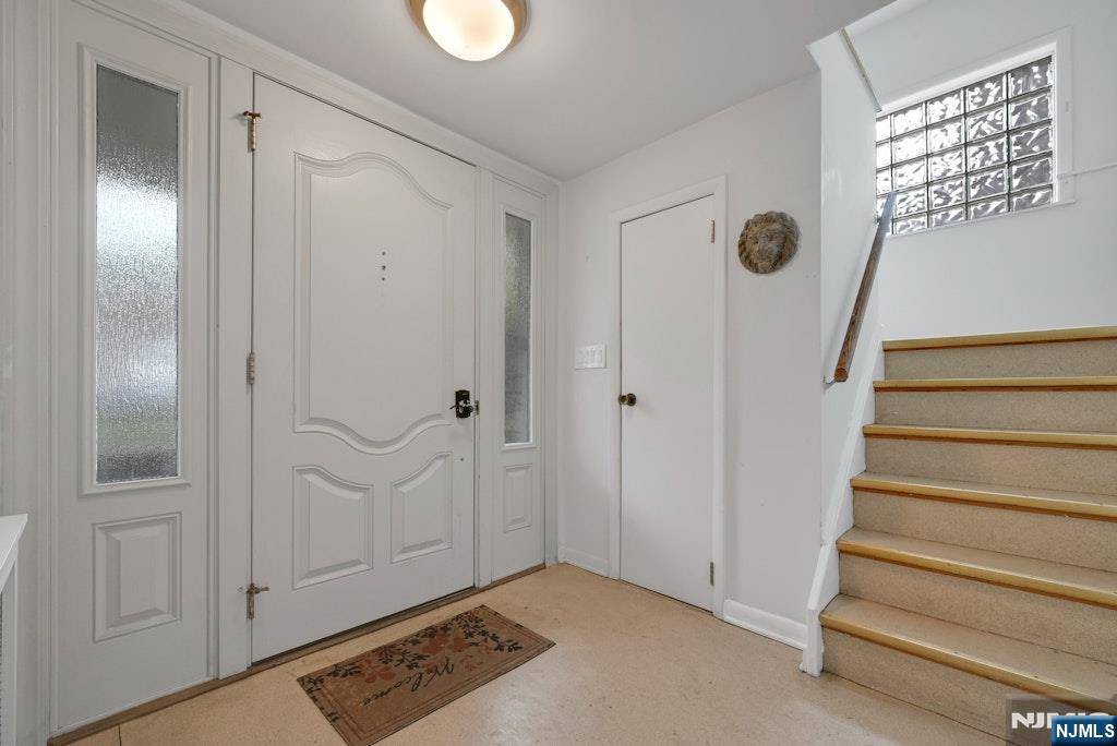 Fort Lee, NJ 07024,1227 Inwood TER