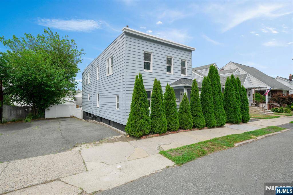 Woodland Park, NJ 07424,74 Marcellus AVE