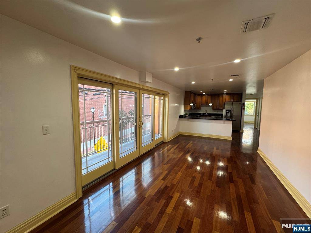 Union City, NJ 07087,803 Sip ST #201