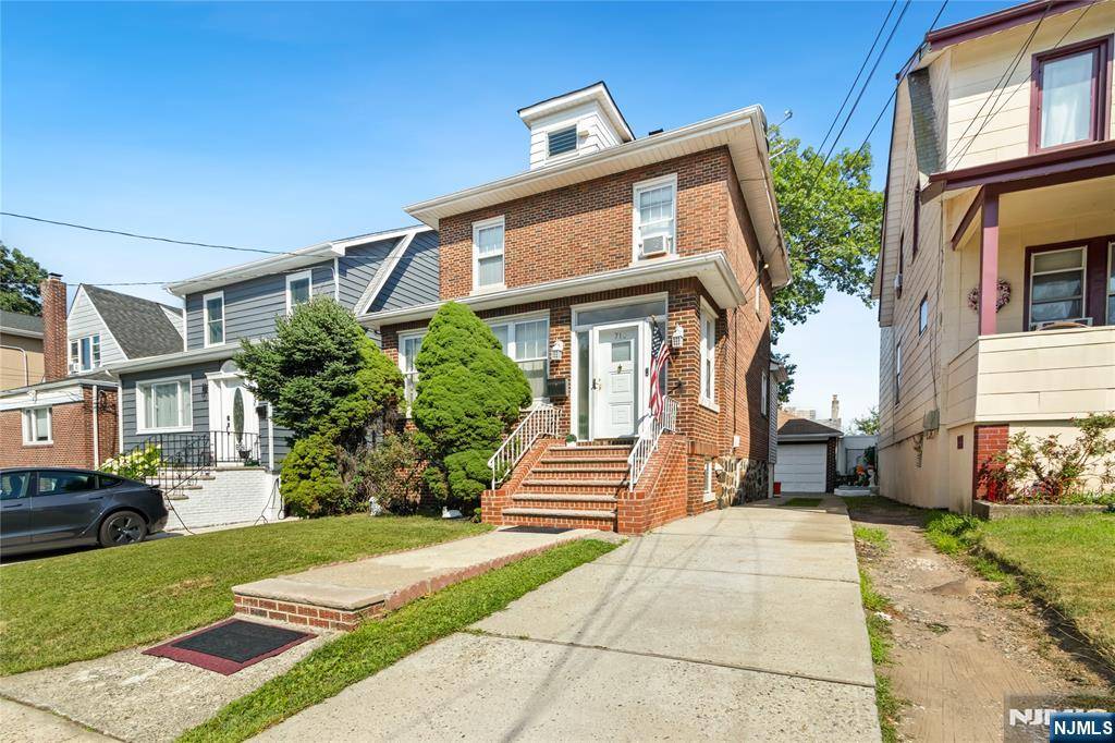 Cliffside Park, NJ 07010,710 Hillside AVE