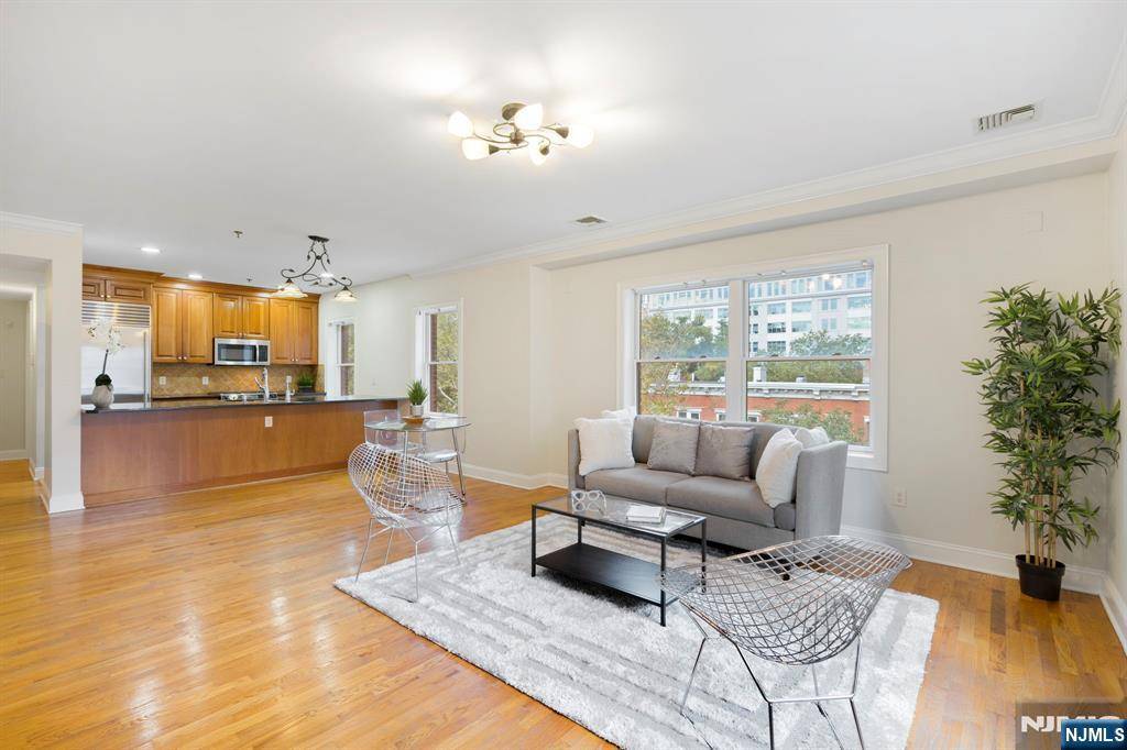 Jersey City, NJ 07302,63 Sussex ST #7