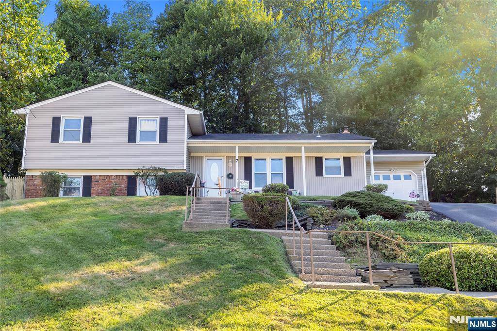 Rockaway Township, NJ 07866,7 Doreen CT