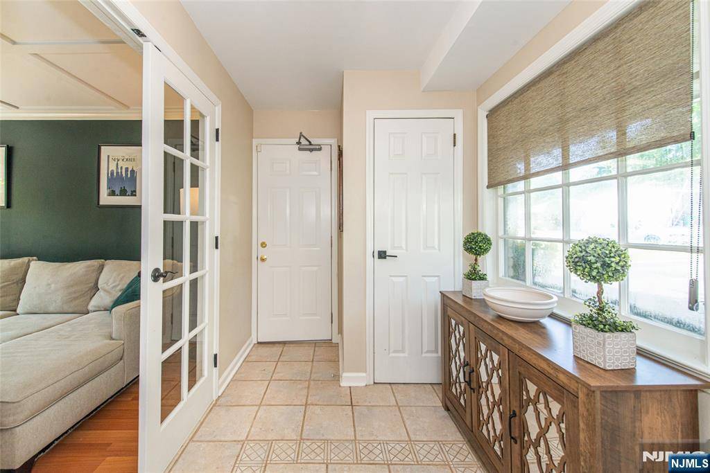 Verona, NJ 07044,5 Midwood AVE