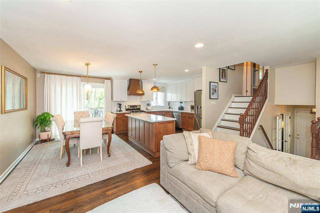 Verona, NJ 07044,5 Midwood AVE