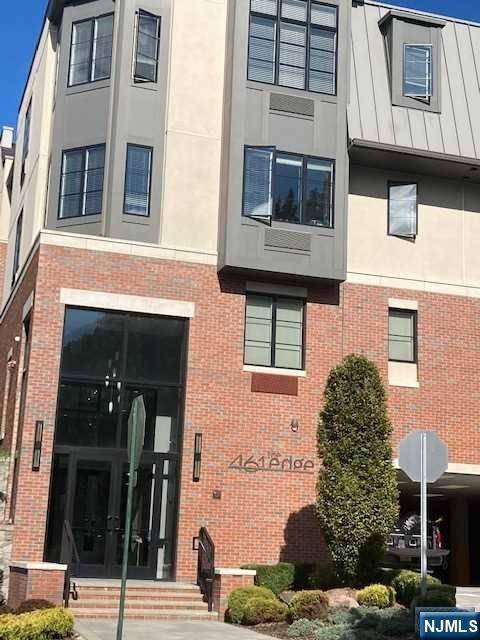 Fort Lee, NJ 07024,461 Palisade AVE #308