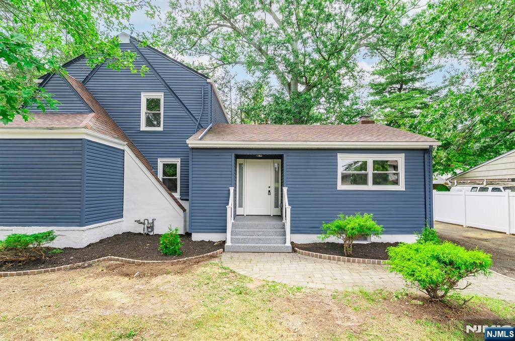 Hillsdale, NJ 07642,351 Kinderkamack RD