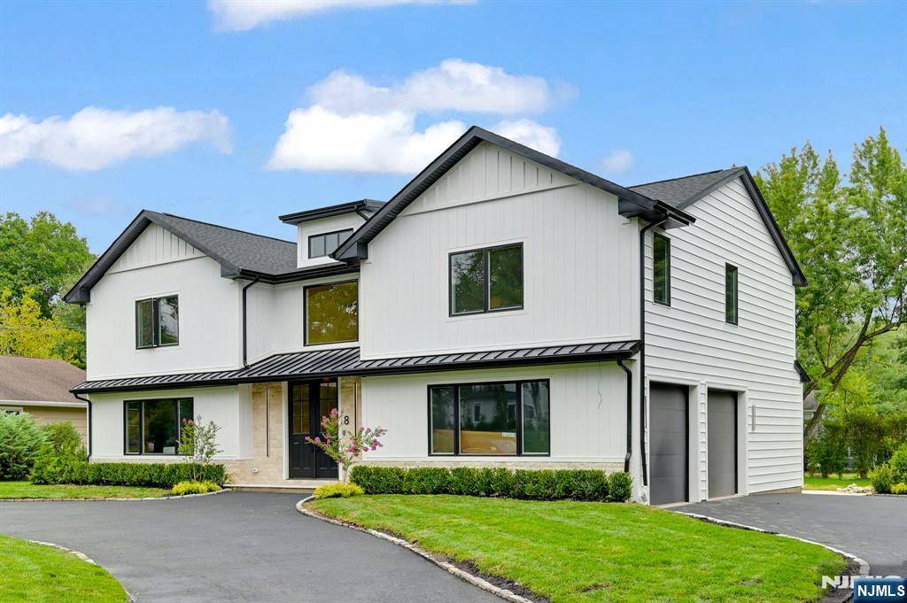 Livingston, NJ 07039,8 Torrence DR