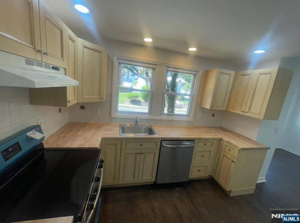 Teaneck, NJ 07666,298 Farrant TER #1