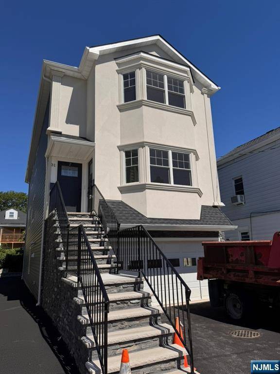Paterson, NJ 07503,31 Grove ST #2