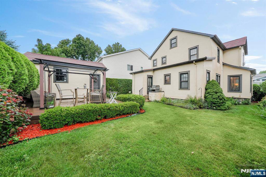 Cliffside Park, NJ 07010,18 Lincoln AVE